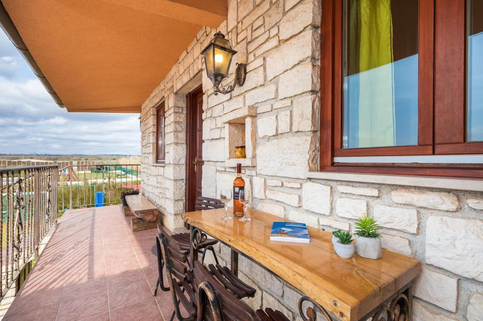 פאז'אנה Holiday Home Dori מראה חיצוני תמונה