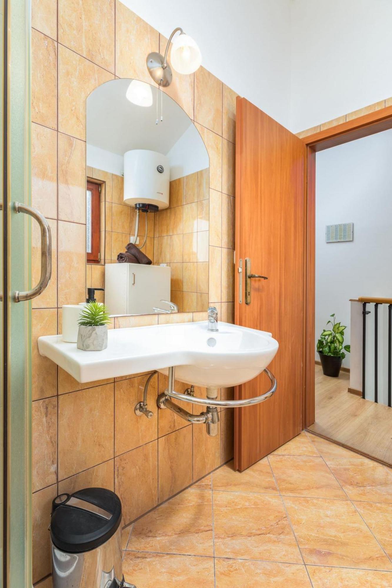 פאז'אנה Holiday Home Dori מראה חיצוני תמונה