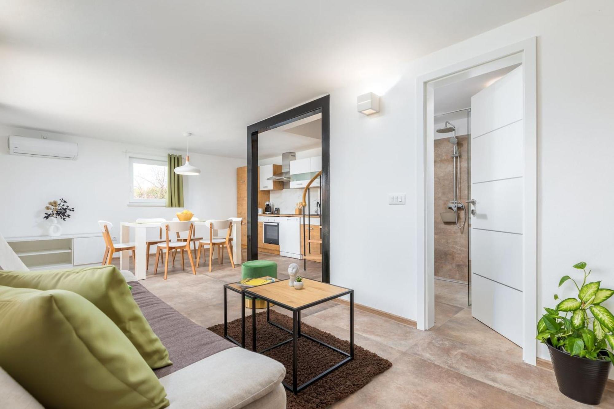 פאז'אנה Holiday Home Dori מראה חיצוני תמונה