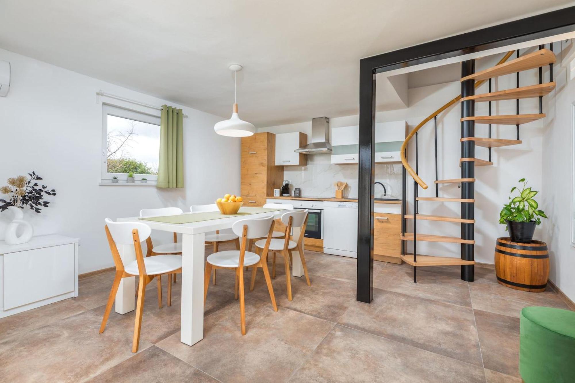 פאז'אנה Holiday Home Dori מראה חיצוני תמונה